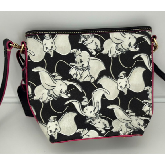 Disney Dooney & Bourke Dumbo Black White Pink Small Zip Sac Crossbody Retired - Picture 6 of 14